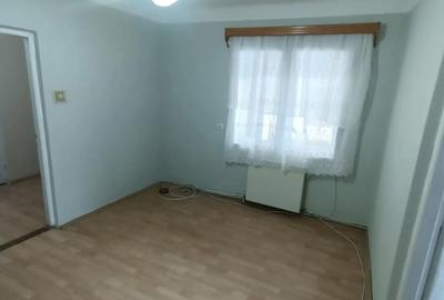 Casă cu 4 camere în Central - 1