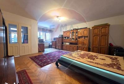 Casă cu 2 camere decomandat cu Teren 102 Mp în Ultracentral - 6