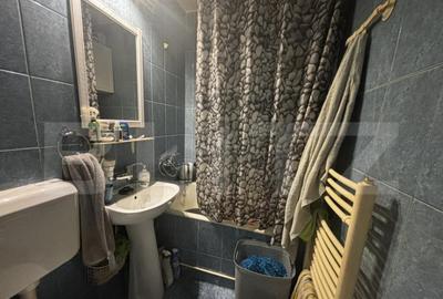 Apartament cu 3 camere semidecomandat, mobilat în Micro 15 - 2