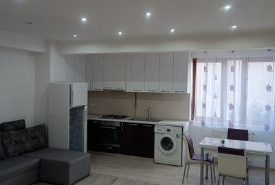 Apartament cu 3 camere decomandat în Exterior Vest