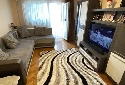 Apartament cu 3 camere în Cetate