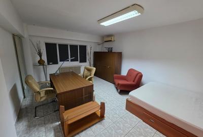 Garsonieră decomandată în Basarab