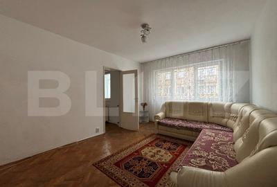 Apartament cu 2 camere semidecomandat, mobilat în Valenta