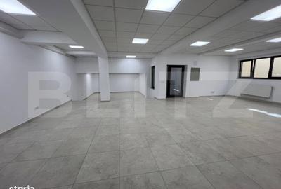 Spațiu comercial, de 137 mp, în Central - 4