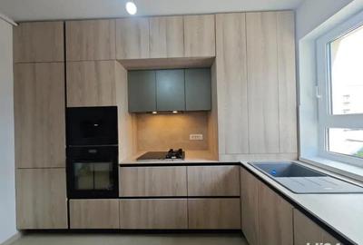 Apartament cu 3 camere în Tractorul - 1