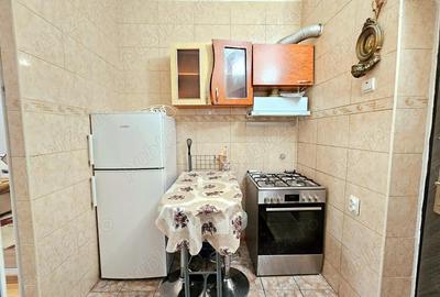 Camera Moderna Bloc Camin Zona Port - 6