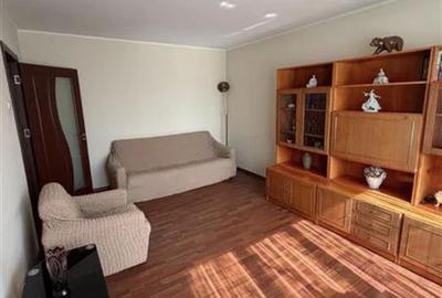 Apartament cu 3 camere decomandat, mobilat în Brâncoveanu