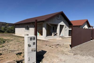 Casă cu Teren 450 Mp în Brănești - 4