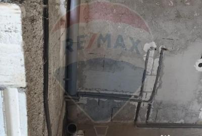 Casă cu 5 camere cu Teren 200 Mp în Poiana - 15