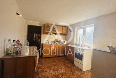 Vanzare casa situata in comuna Runcu, zona cu poten?ial turistic - 2