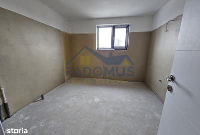 Casă cu 8 camere cu Teren 600 Mp în Central - 18