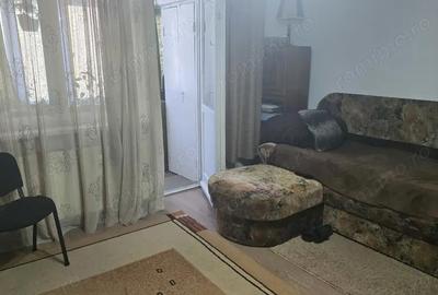 Apartament cu 4 camere decomandat în Progresul - 9