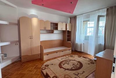 Apartament cu 4 camere decomandat în Cantemir - 3