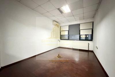 Spațiu comercial, de 106 mp, în Central - 8