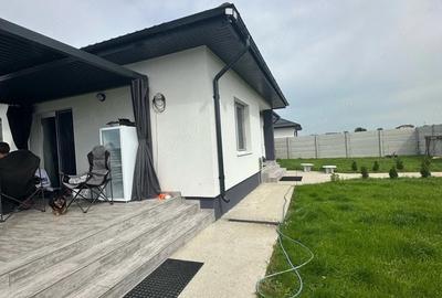Casă cu 4 camere cu Teren 500 Mp în Olteni - 9