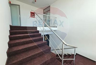 Birou, de 240 mp, în Zona industrială - 4