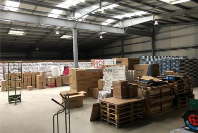 Spațiu comercial, de 2,000 mp, în Central - 3