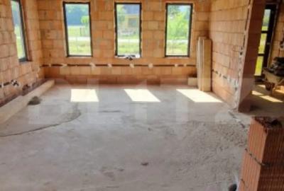 Casă cu 3 camere cu Teren 1000 Mp în Central - 1