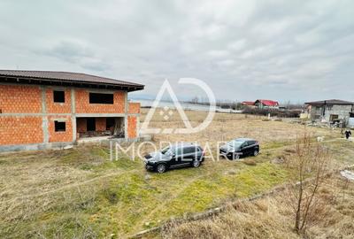 Casă cu 4 camere cu Canalizare în 9 Mai - 9