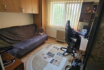 Etaj 1, fara risc 2 camere decomandat zona Mircea cel Batran - 2