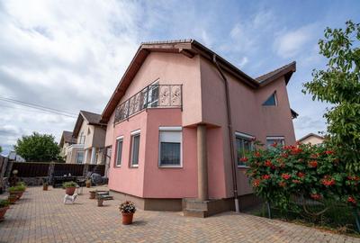 Casă cu 5 camere cu Teren 495 Mp în Paleu