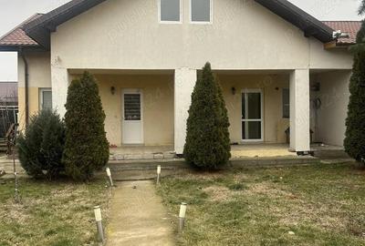 Casă cu Teren 480 Mp în 1 Decembrie