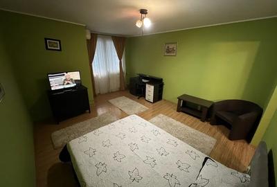 Garsonieră semidecomandată, mobilată în P-ța Muncii - 1