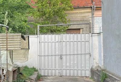 Vand casa singur in curte - 6