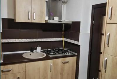 Apartament cu 2 camere decomandat în Tractorul - 5