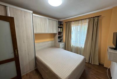 Apartament cu 3 camere decomandat, mobilat în Tractorul - 18