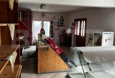 Spațiu comercial, de 84 mp, în Central - 4