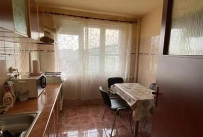 Apartament cu 3 camere decomandat, mobilat în Nicolae Grigorescu
