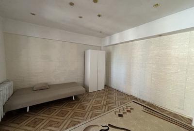 Garsonieră decomandată în Uiești