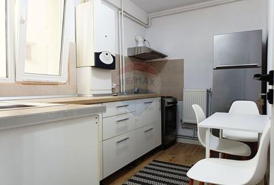 Inchiriere Apartament 2 Camere, Renovat, Metrou Eroii Revolutiei