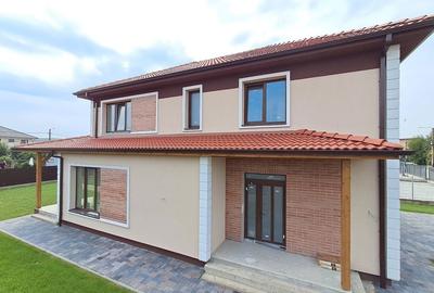 Casă cu 4 camere în Apahida