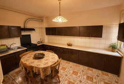 Casă cu 4 camere cu Teren 541 Mp în Central - 1