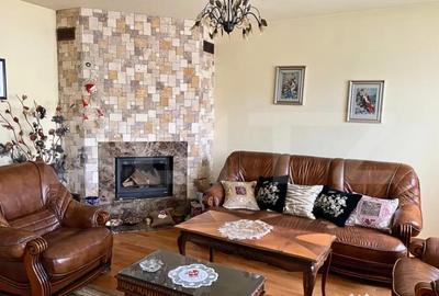 Casă cu 7 camere cu Teren 3000 Mp în Central - 1