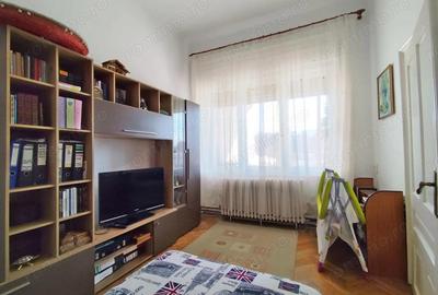 Casă cu 4 camere cu Teren 586 Mp în Central