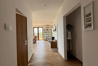 Casă cu 3 camere cu Teren 2400 Mp în Vulcan - 2