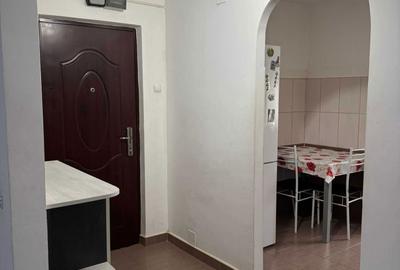 Apartament cu 3 camere semidecomandat în Central - 2