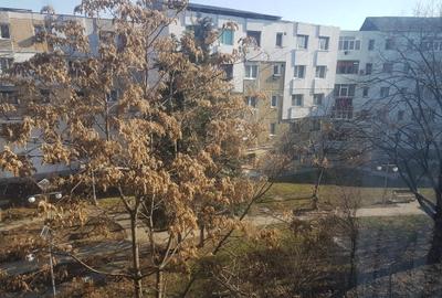 Apartament doua camere, nedecomandat, etaj trei, CT, termopan, balcon, geam baie - 17