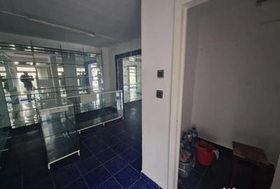 Spațiu comercial, de 48 mp, în Decebal - 3