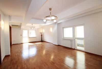 Apartament cu 4 camere decomandat în Primăverii - 1