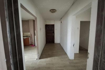 Apartament cu 3 camere decomandat în Central - 6