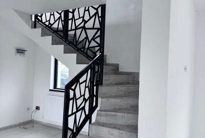 Casă cu 3 camere cu Teren 200 Mp în Central - 7