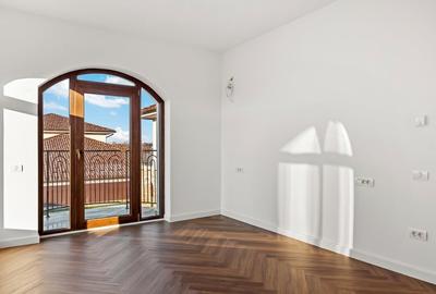 Vila de lux cu piscina, cartier rezidential, disponibila imediat - 49