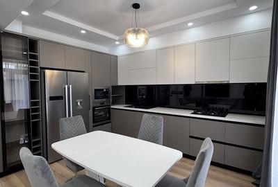 Casă cu 4 camere cu Teren 330 Mp în Central