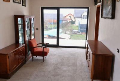 Casă cu 4 camere în Sânpetru