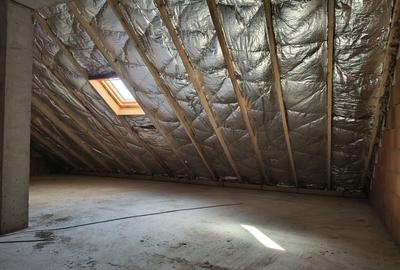 Casă cu 4 camere cu Canalizare în Central - 15