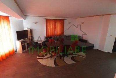 Casă cu 5 camere cu Teren 1000 Mp în Bran - 2